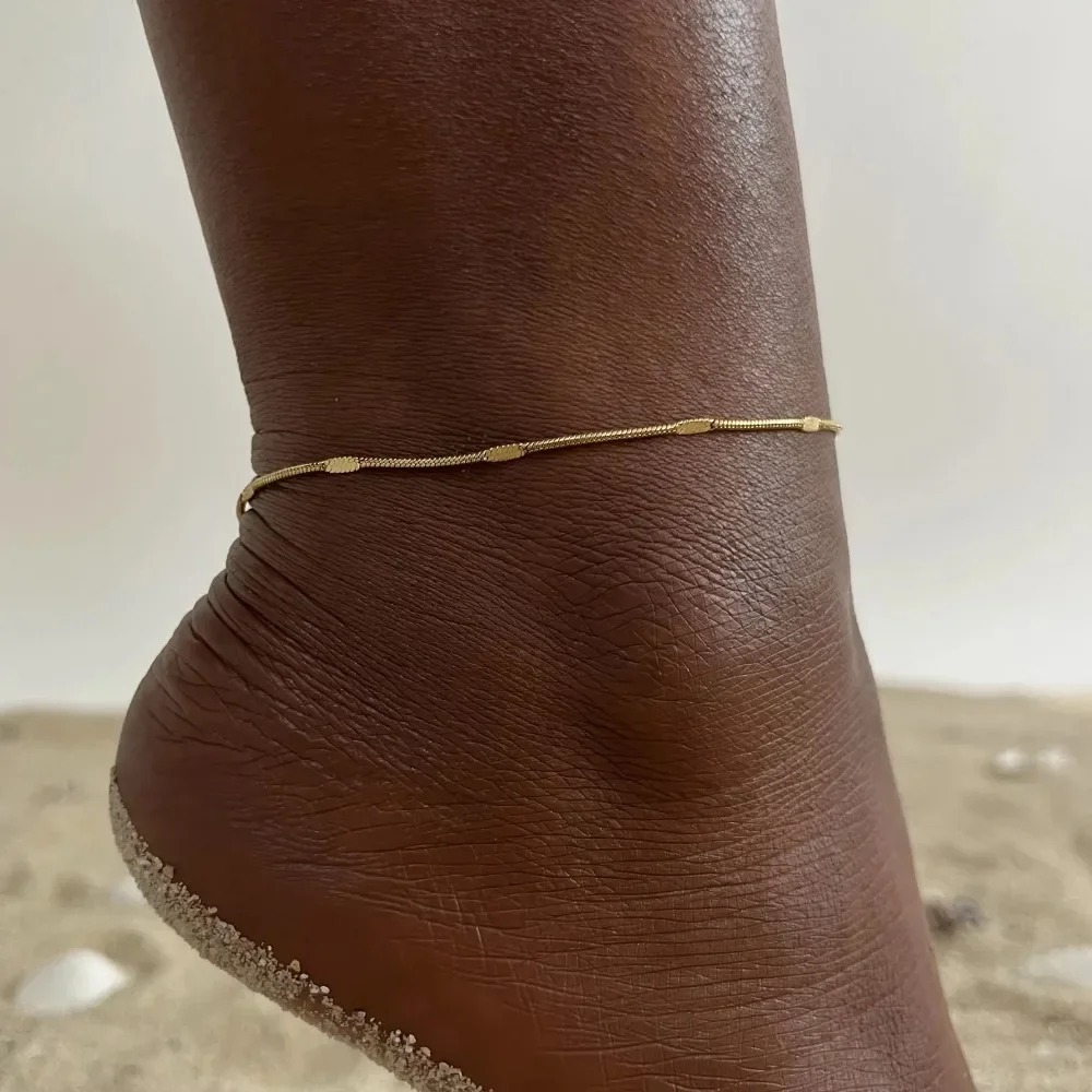 Minimalistisches Goldfarbenes  – Jc Jewelry & Watches Photos Bewertung und Preis